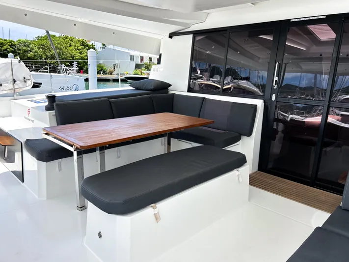 Detour Yacht Photos Pics 