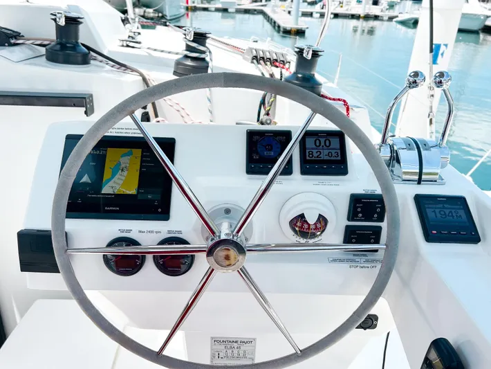 Detour Yacht Photos Pics 