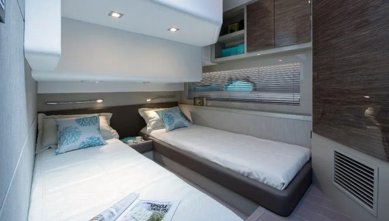 A & O Yacht Photos Pics Austin Parker 44 Sedan guest cabin