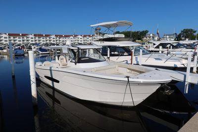 Regal 38 SAV