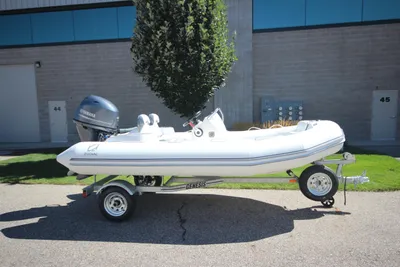 Zodiac Yachtline 400 DL NEO 50hp In Stock
