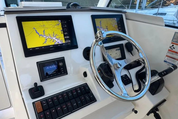 In Pursuit Yacht Photos Pics 2019 Pursuit Dc 325 Dual Console - Image 13
