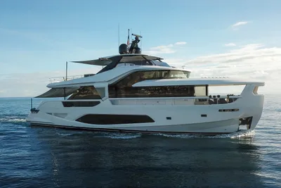 2025 Ferretti Yachts Infynito 80