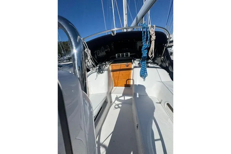 Lady Slipper Yacht Photos Pics 2005 Sabre 386 - Image 9