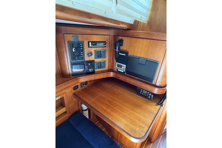 Lady Slipper Yacht Photos Pics 2005 Sabre 386 - Image 22