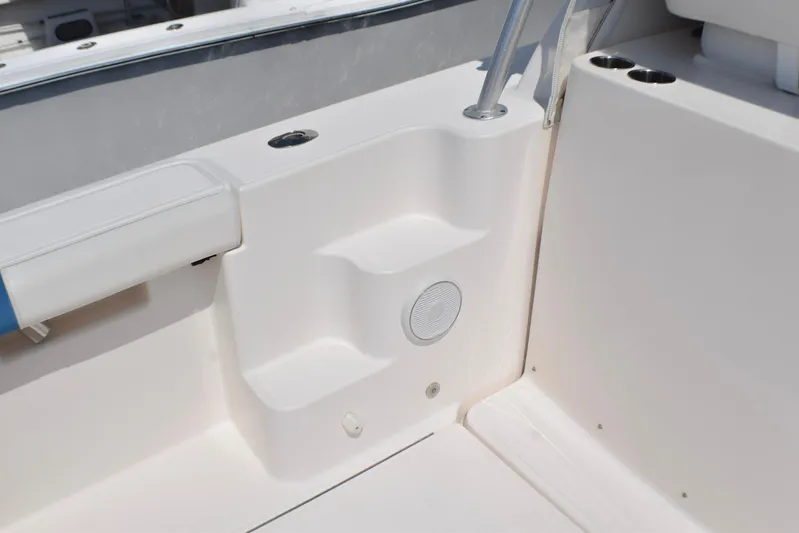Alipa Yacht Photos Pics 2013 Tiara Yachts 3100 Open interior detail with speaker and cup holders.