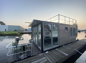 2021 Havenlodge 3,5 X 9 Houseboat Per Direct.