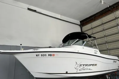 Seaswirl Striper 2101 Dual Console OB