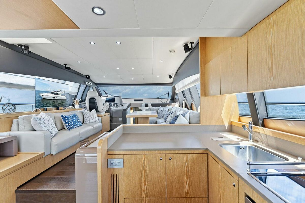 2013 Ferretti Yachts 62 