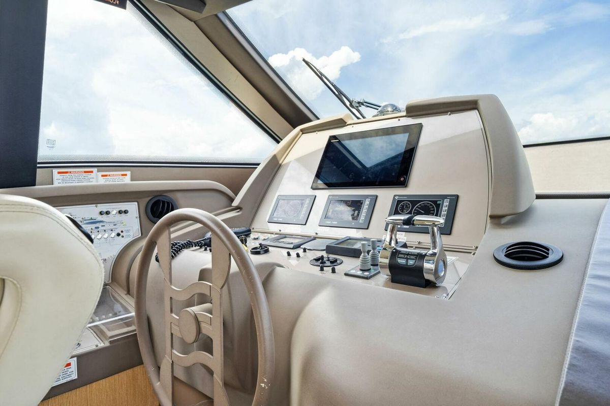 2013 Ferretti Yachts 62 