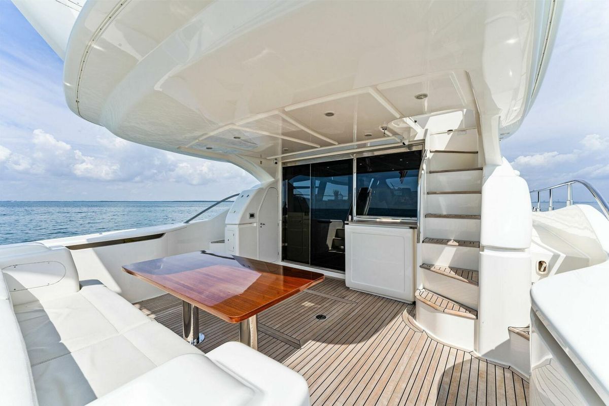 2013 Ferretti Yachts 62 