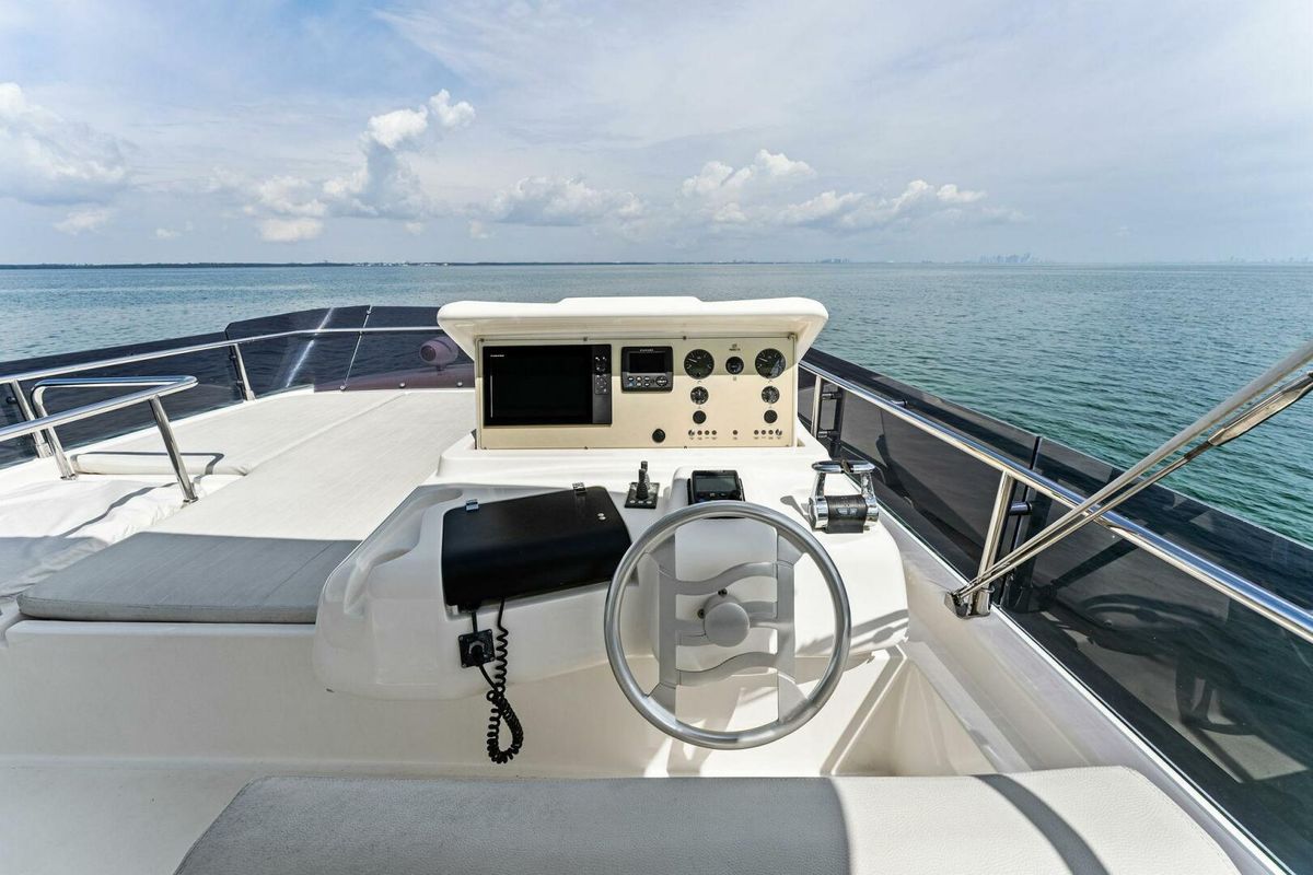 2013 Ferretti Yachts 62 