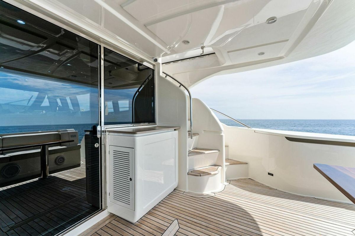 2013 Ferretti Yachts 62 