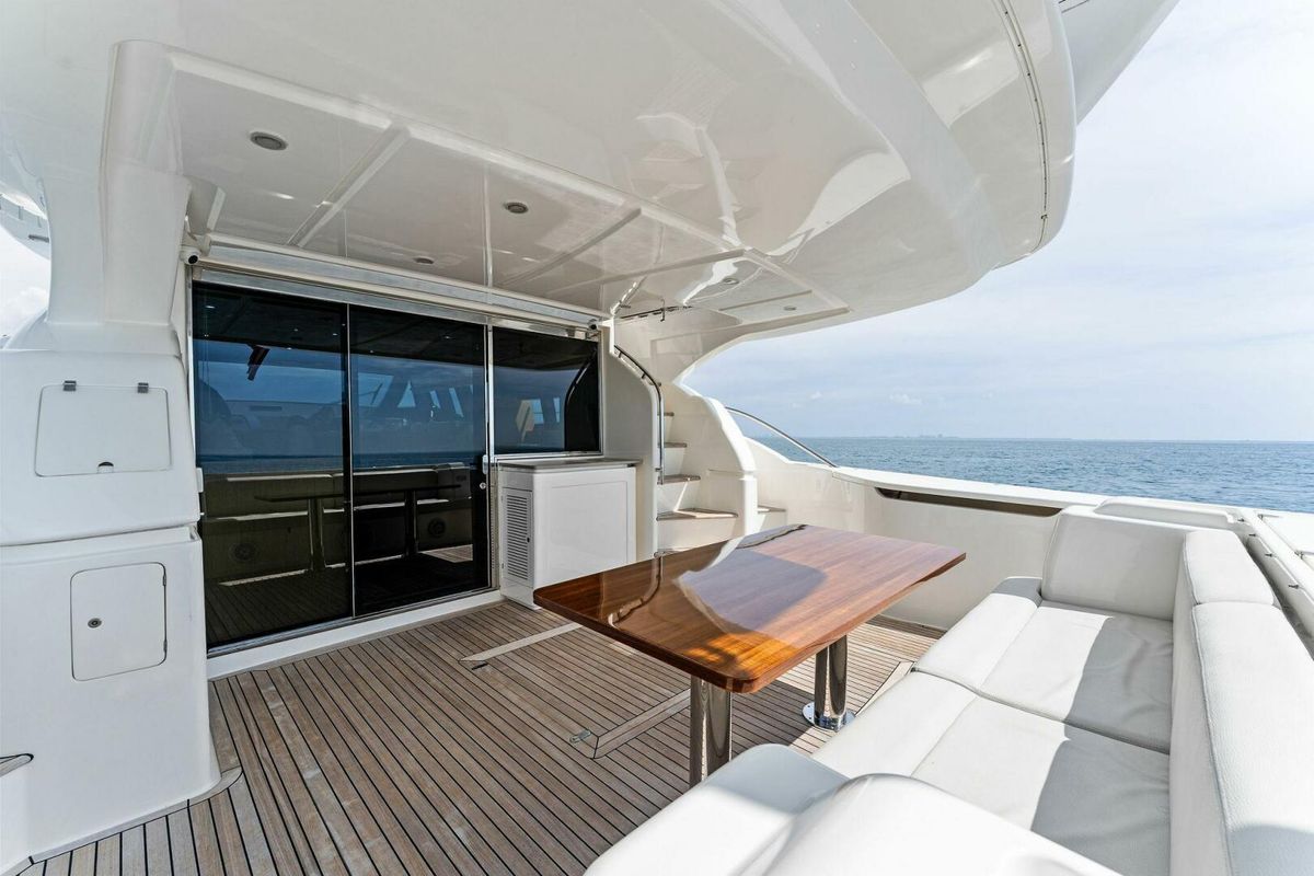 2013 Ferretti Yachts 62 