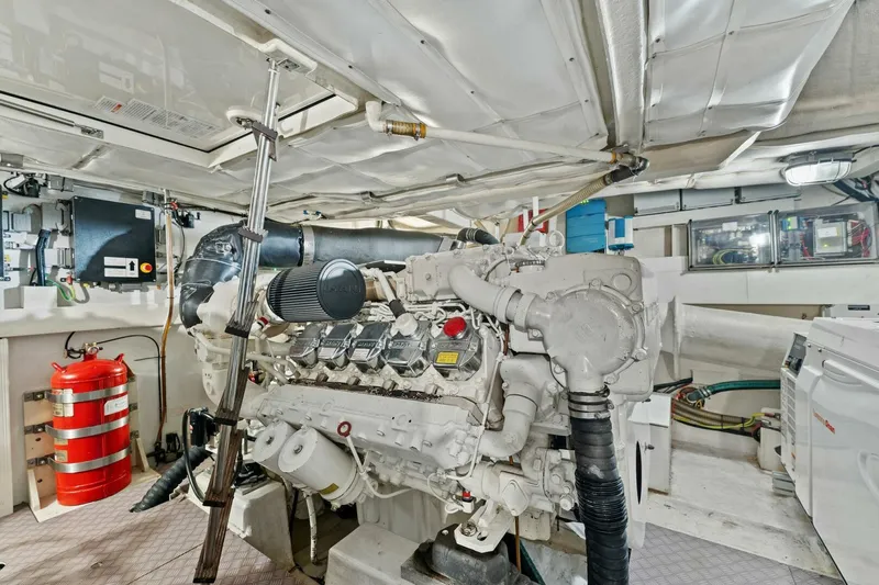 Big Deck Energy Yacht Photos Pics 