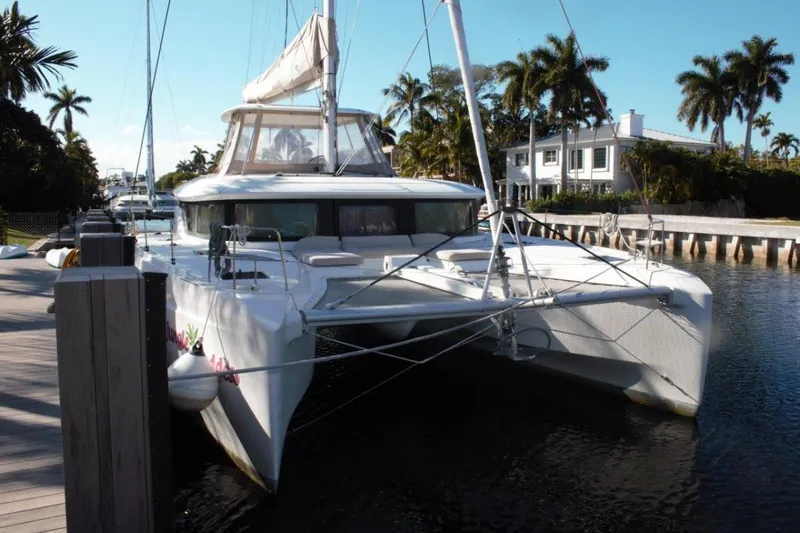 Jungle Goddess Yacht Photos Pics 