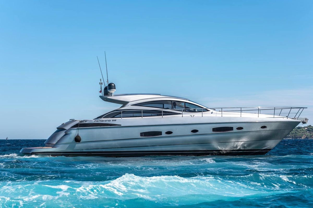 2006 Pershing 59 