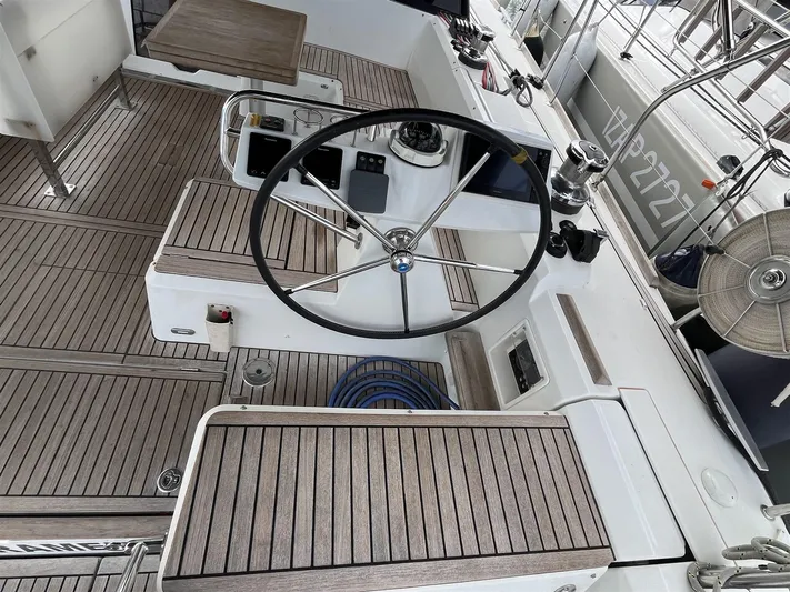  Yacht Photos Pics Beneteau Sense 50 (7)