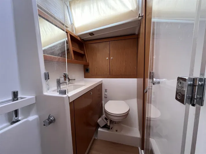  Yacht Photos Pics Beneteau Sense 50 (23)