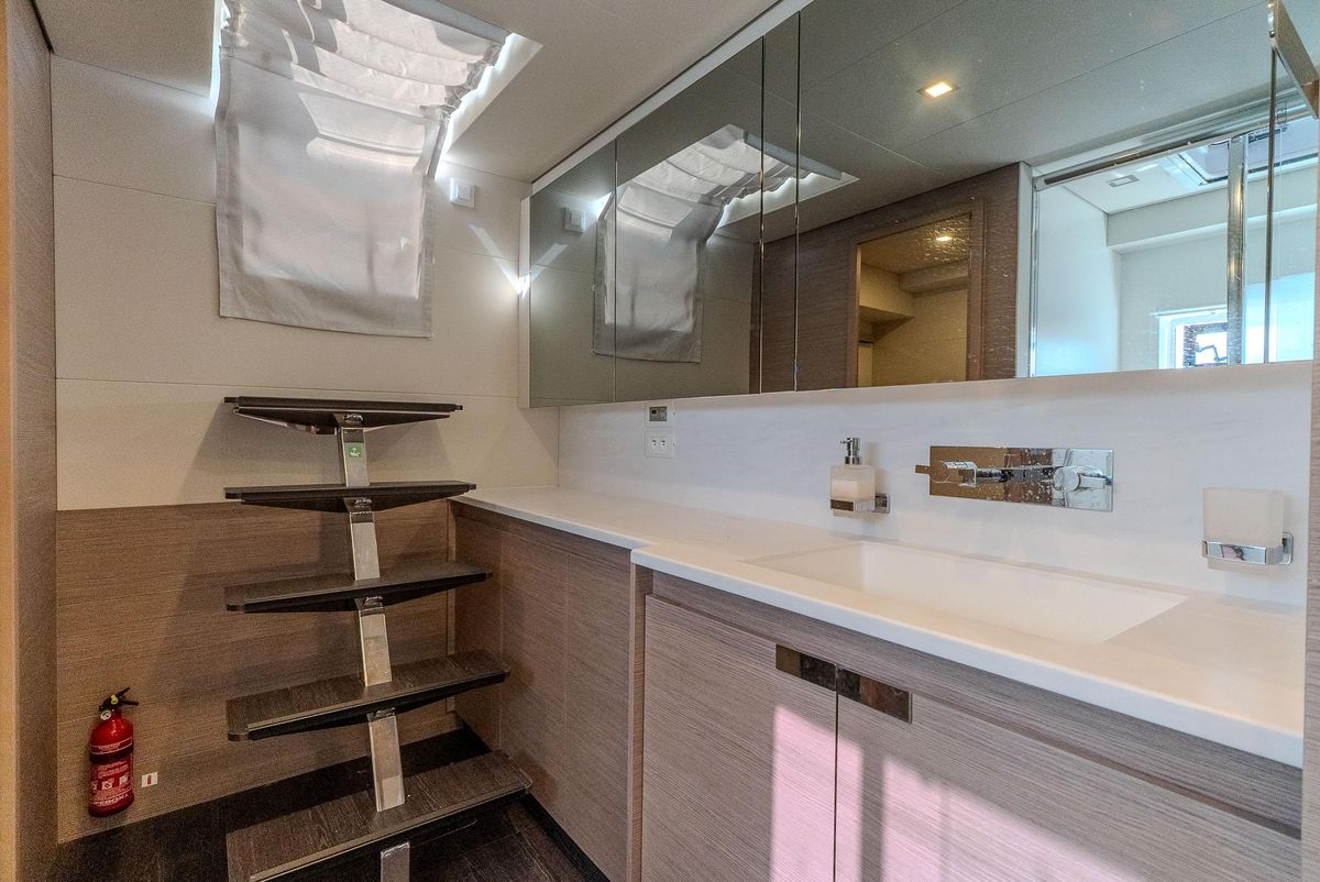 2022 Fountaine Pajot 61 