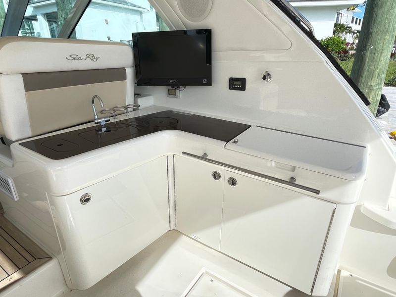 2012 Sea Ray 450 Sundancer