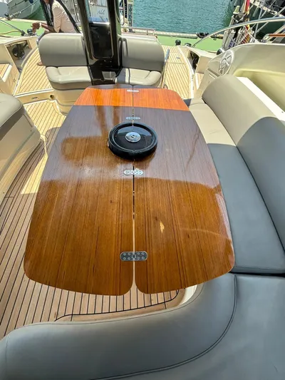  Yacht Photos Pics Table