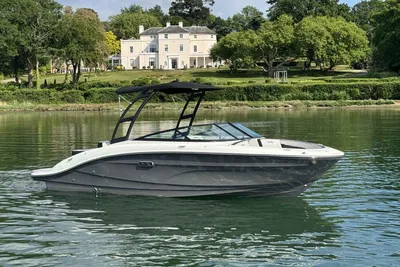 Sea Ray SPX 210