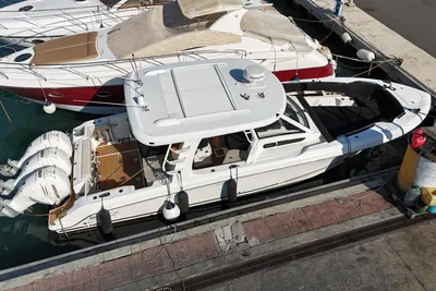 2020 Boston Whaler 350 Realm