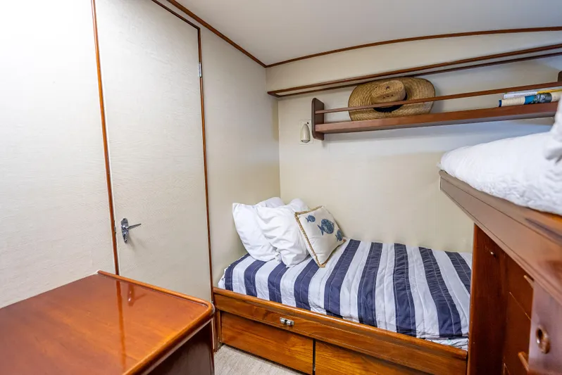 Andiamo Yacht Photos Pics Cozy cabin with bunk beds in 1979 Merritt 46 yacht.