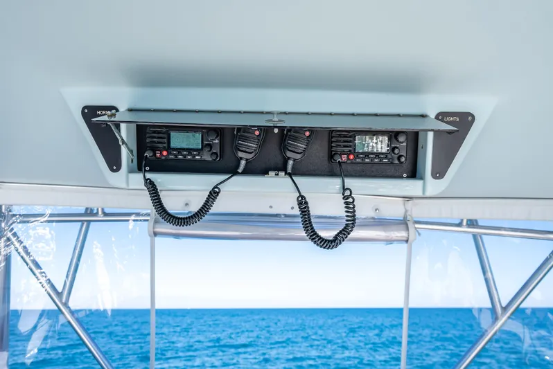 Andiamo Yacht Photos Pics Merritt 46 boat radio equipment, ocean view, 1979 model.