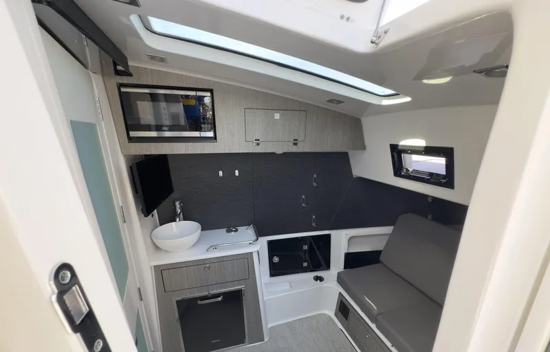 400-102 Yacht Photos Pics 