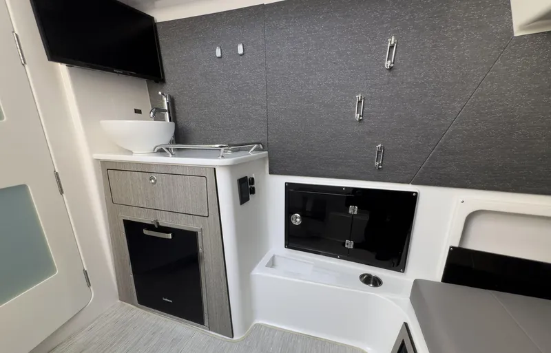 400-102 Yacht Photos Pics 