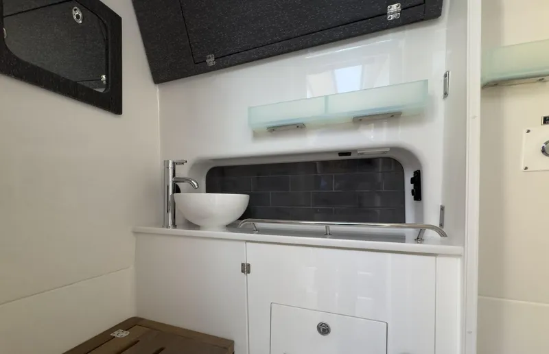 400-102 Yacht Photos Pics 