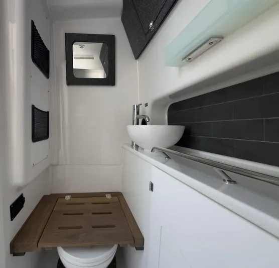 400-102 Yacht Photos Pics 