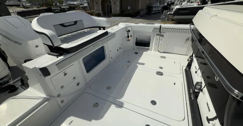 400-102 Yacht Photos Pics 