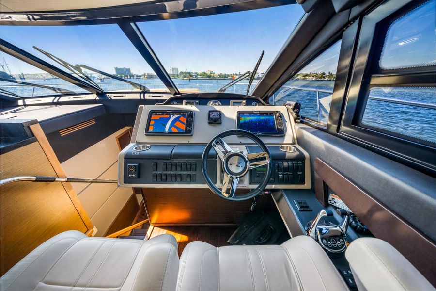 2015 Sea Ray L650 Fly