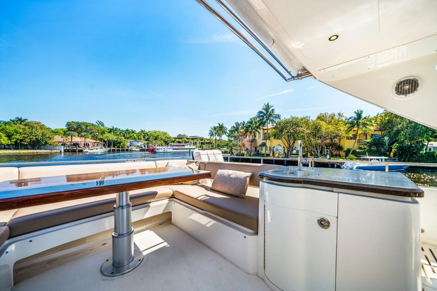 2015 Sea Ray L650 Fly