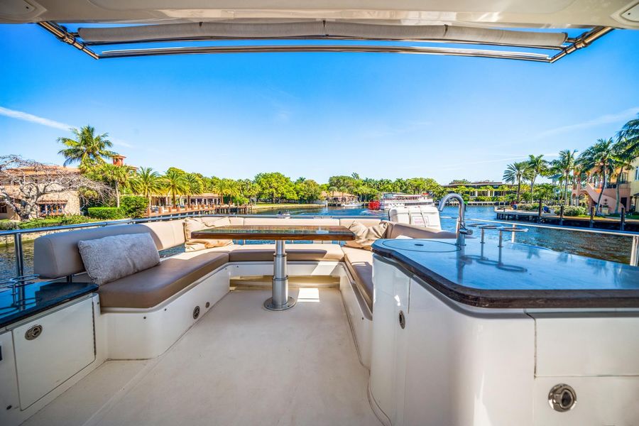 2015 Sea Ray L650 Fly