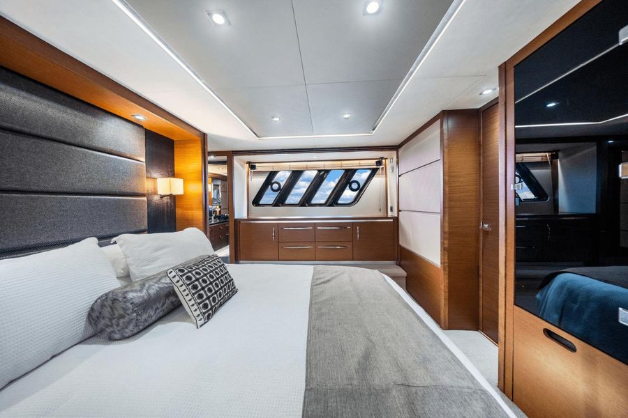 2015 Sea Ray L650 Fly