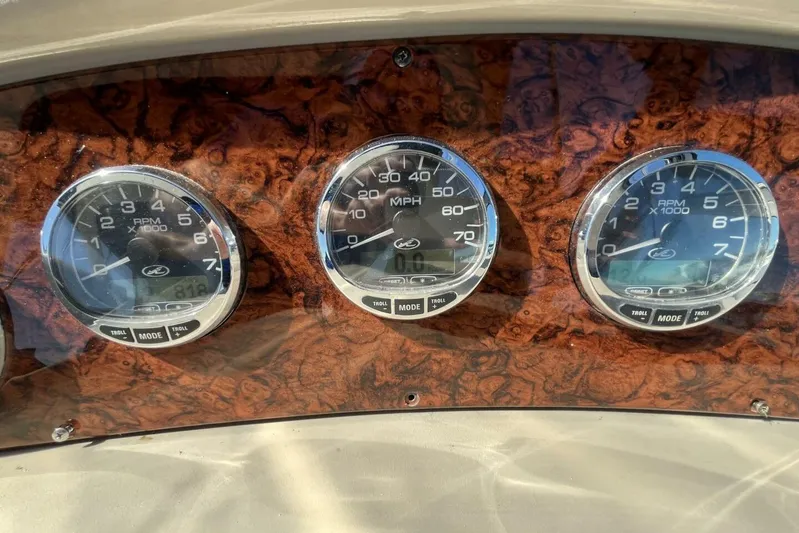  Yacht Photos Pics Dashboard gauges of a 2007 Sea Ray 340 Sundancer boat.