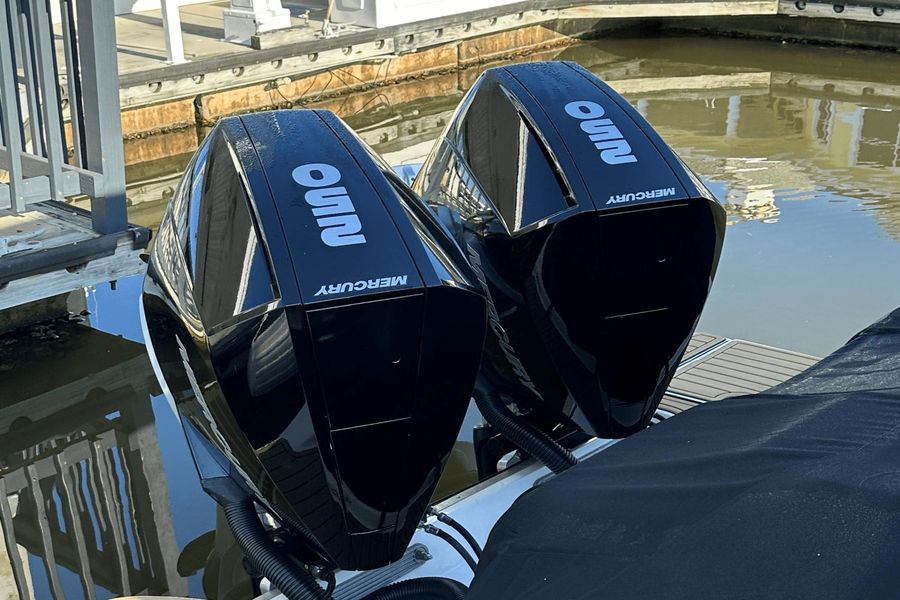 2022 Sea Ray SDX 290
