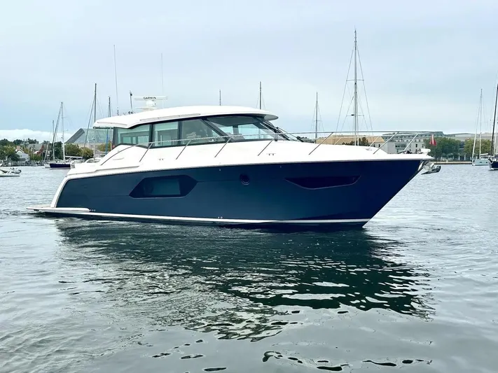 Jena Yacht Photos Pics 2019-Tiara-Yachts-49-Coupe