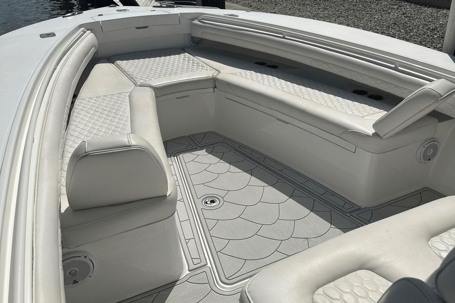 2017 Regulator 28