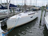 2015 Jeanneau Sun Odyssey 349
