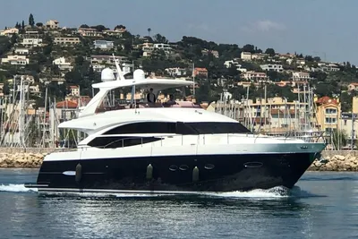 2011 Princess 72