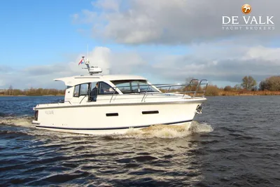 2021 Nimbus 305 Coupe