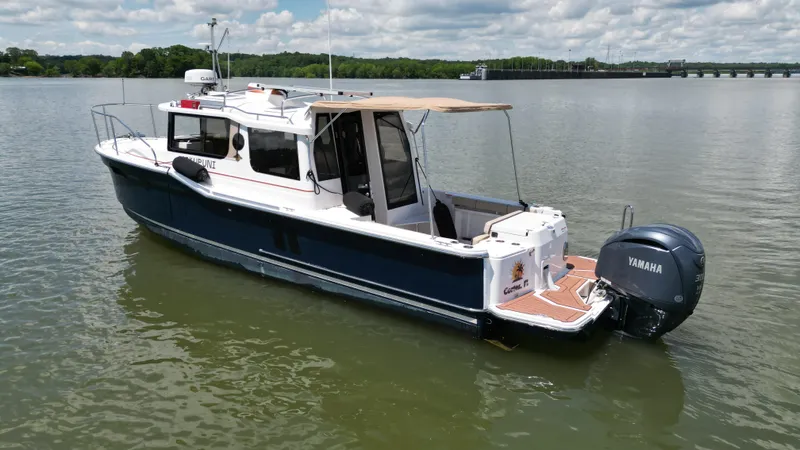 Mokupuni Yacht Photos Pics 