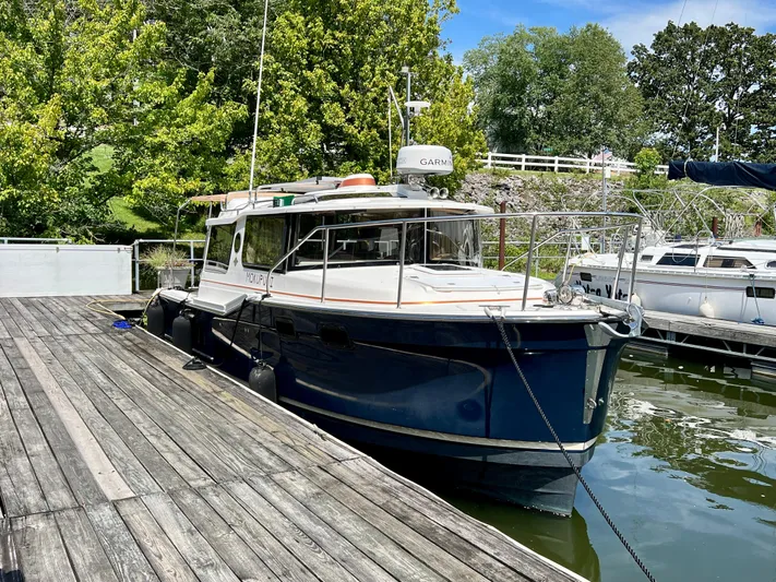 Mokupuni Yacht Photos Pics 