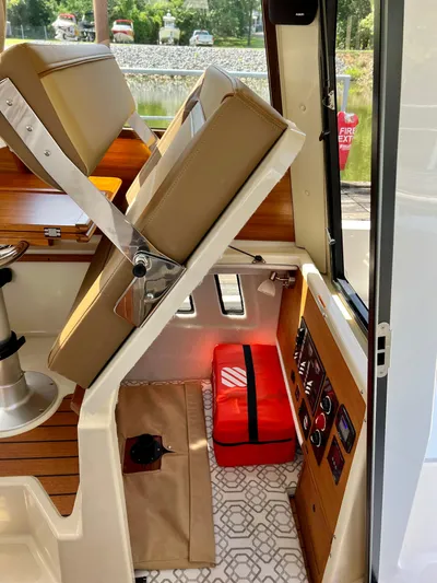 Mokupuni Yacht Photos Pics 