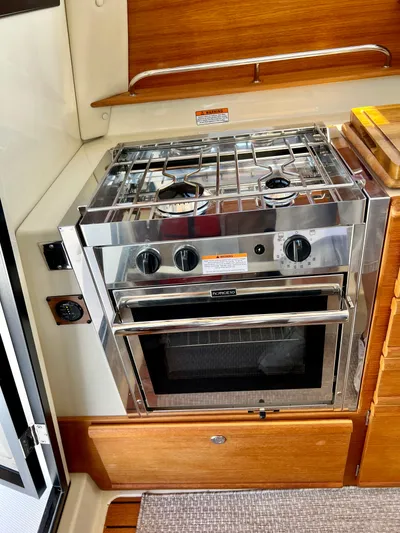 Mokupuni Yacht Photos Pics 